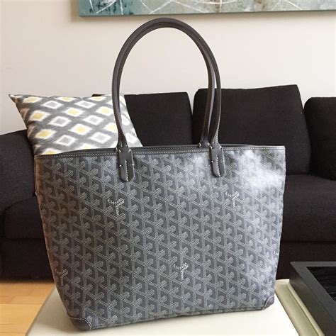 goyard purse cost